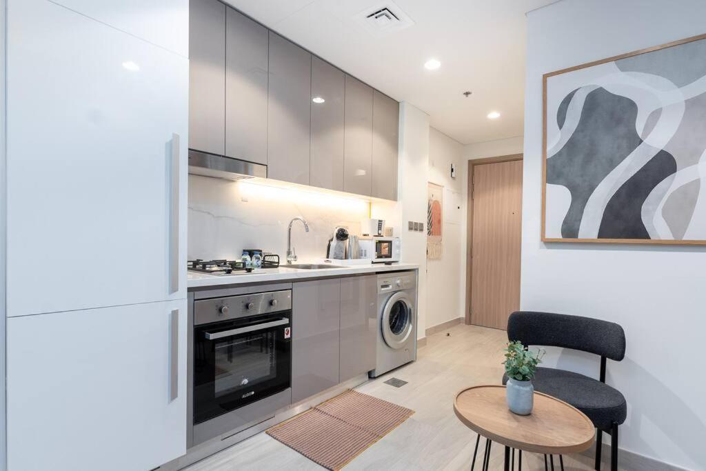 Cozy In Azizi Riviera -