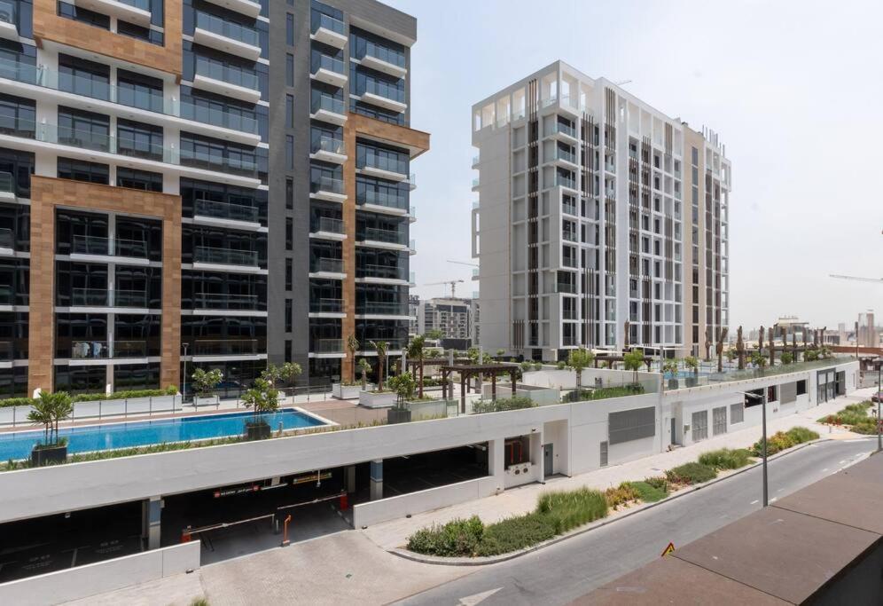 Cozy In Azizi Riviera - Dubai